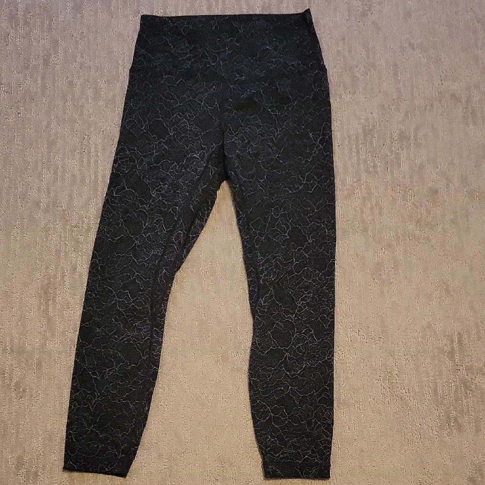 Black Lace Pattern Leggings